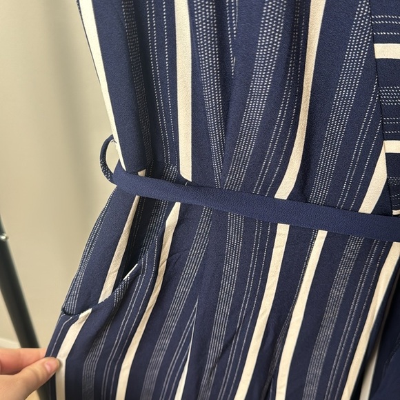 Monteau Navy and White Short Sleeve Belted Striped Open Back Jumpsuit Size Small - Picture 3 of 7